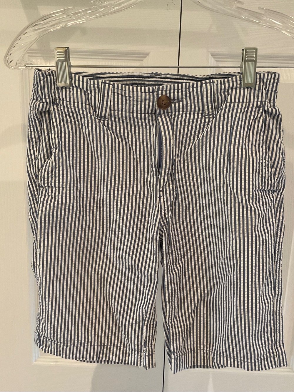 Lands' End- Boys Seersucker Shorts, blue/White, Size 12 EUC